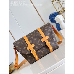 루이비통 Louis Vuitton CHRISTOPHER / M28115 / 32cm