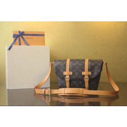 루이비통 Louis Vuitton CHRISTOPHER / M28115 / 32cm