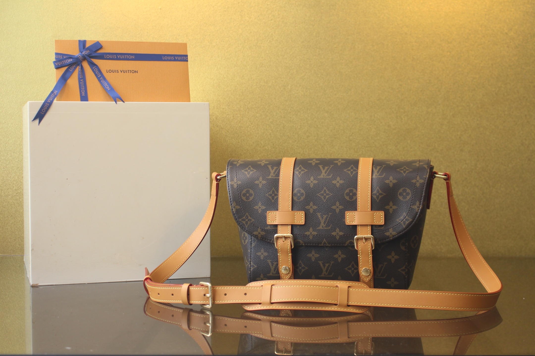 루이비통 Louis Vuitton CHRISTOPHER / M28115 / 32cm