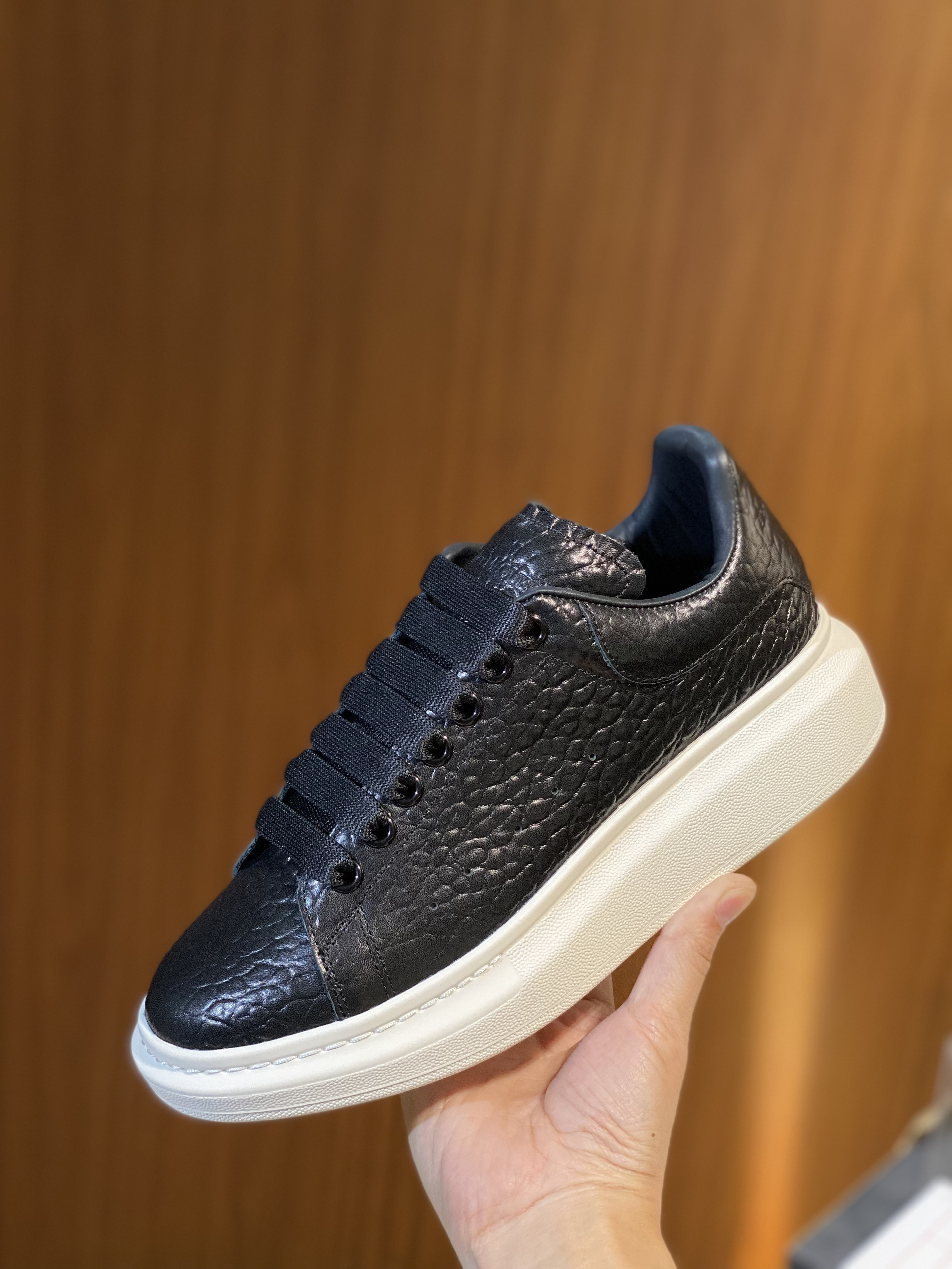 Alexander McQueen 스니커즈