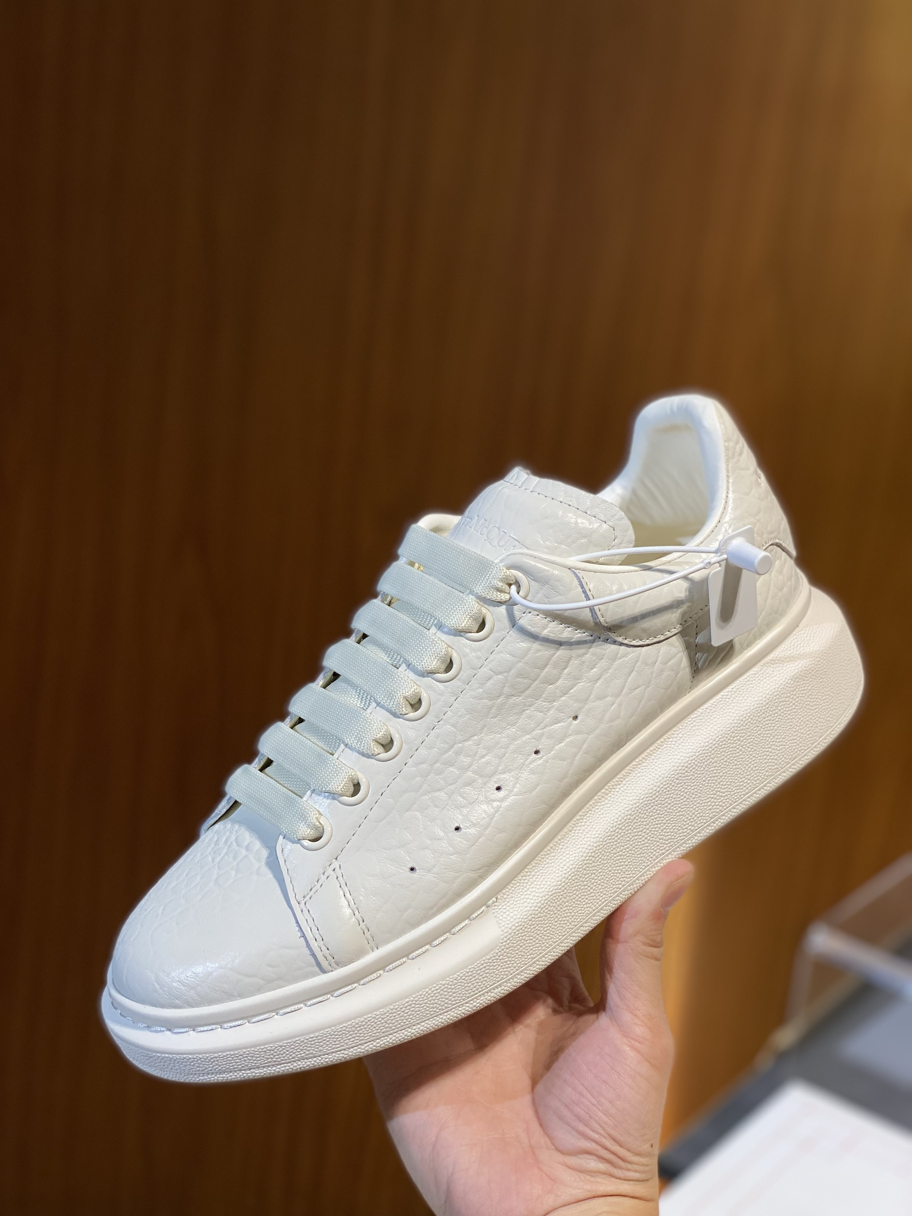 Alexander McQueen 스니커즈