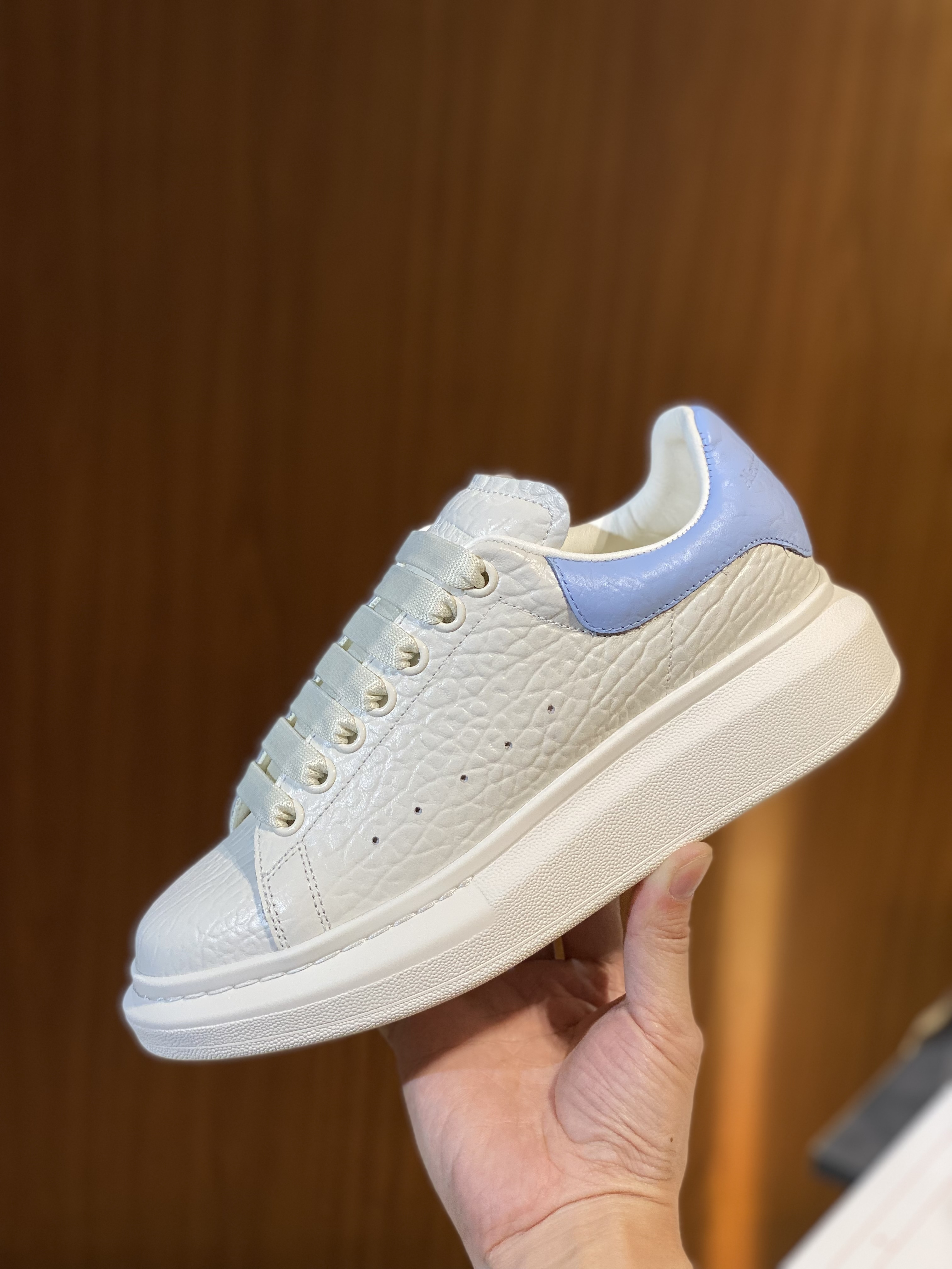 Alexander McQueen 스니커즈