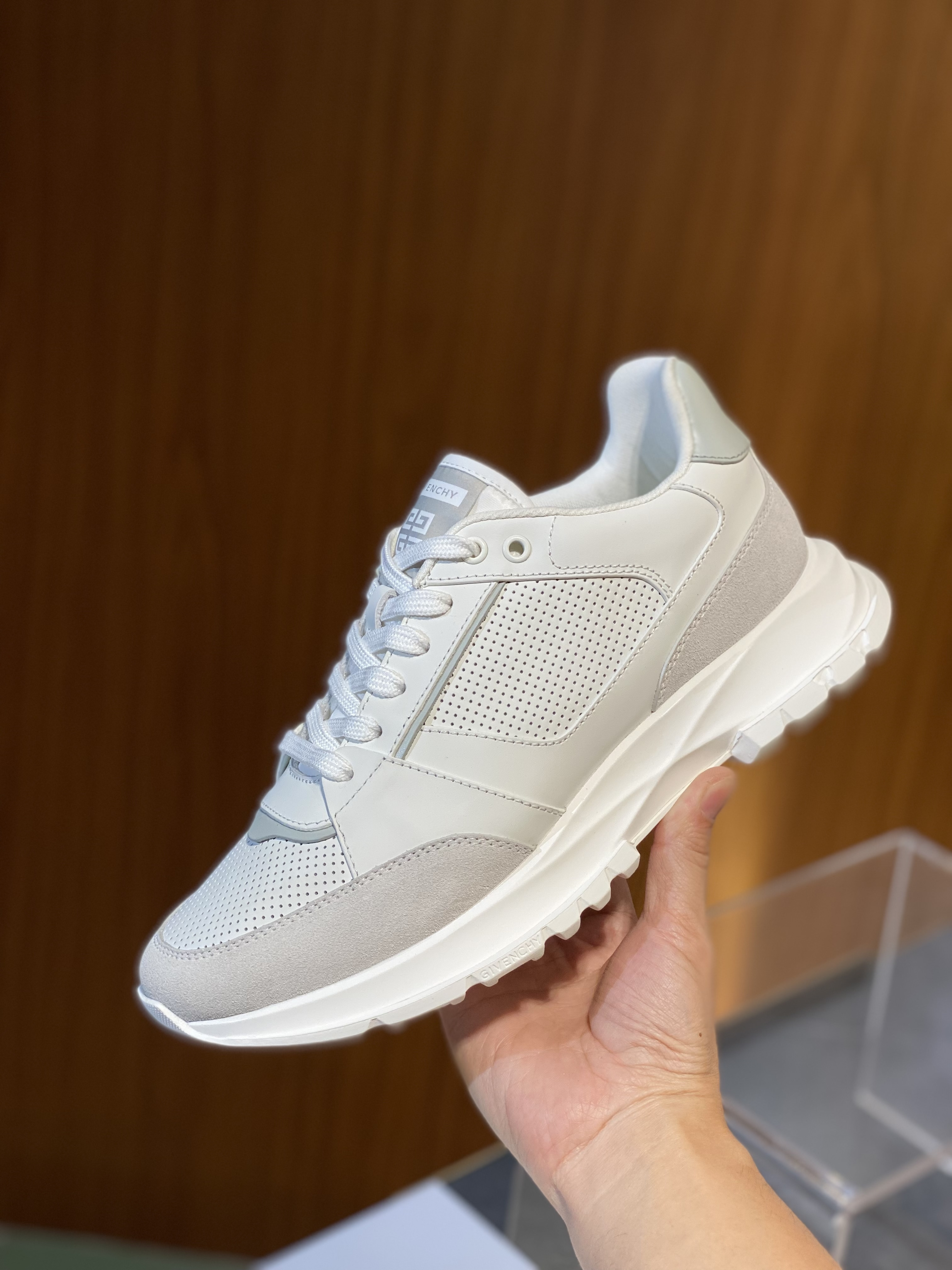 지방시 Givenchy Trainers 스니커즈