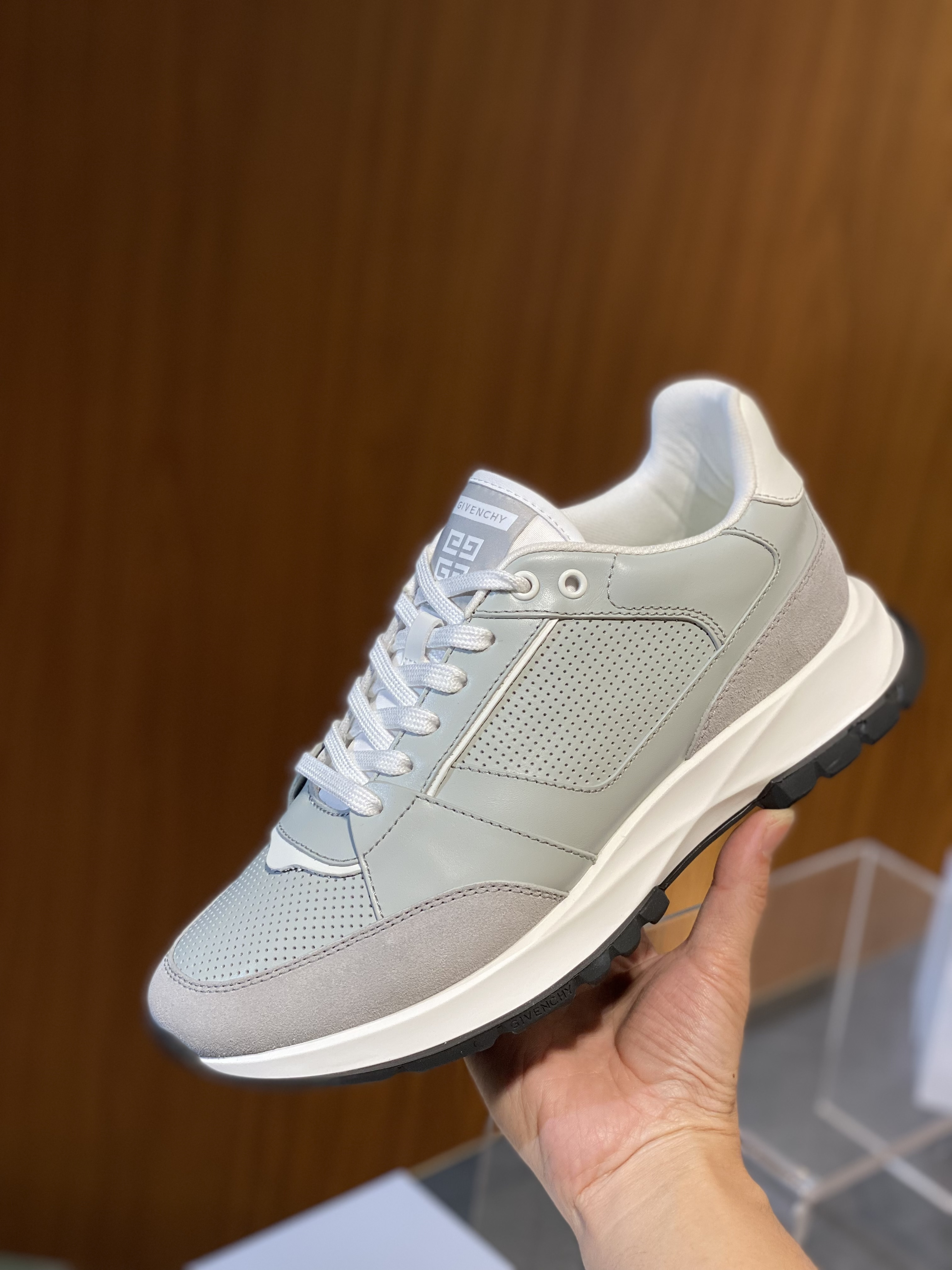 지방시 Givenchy Trainers 스니커즈