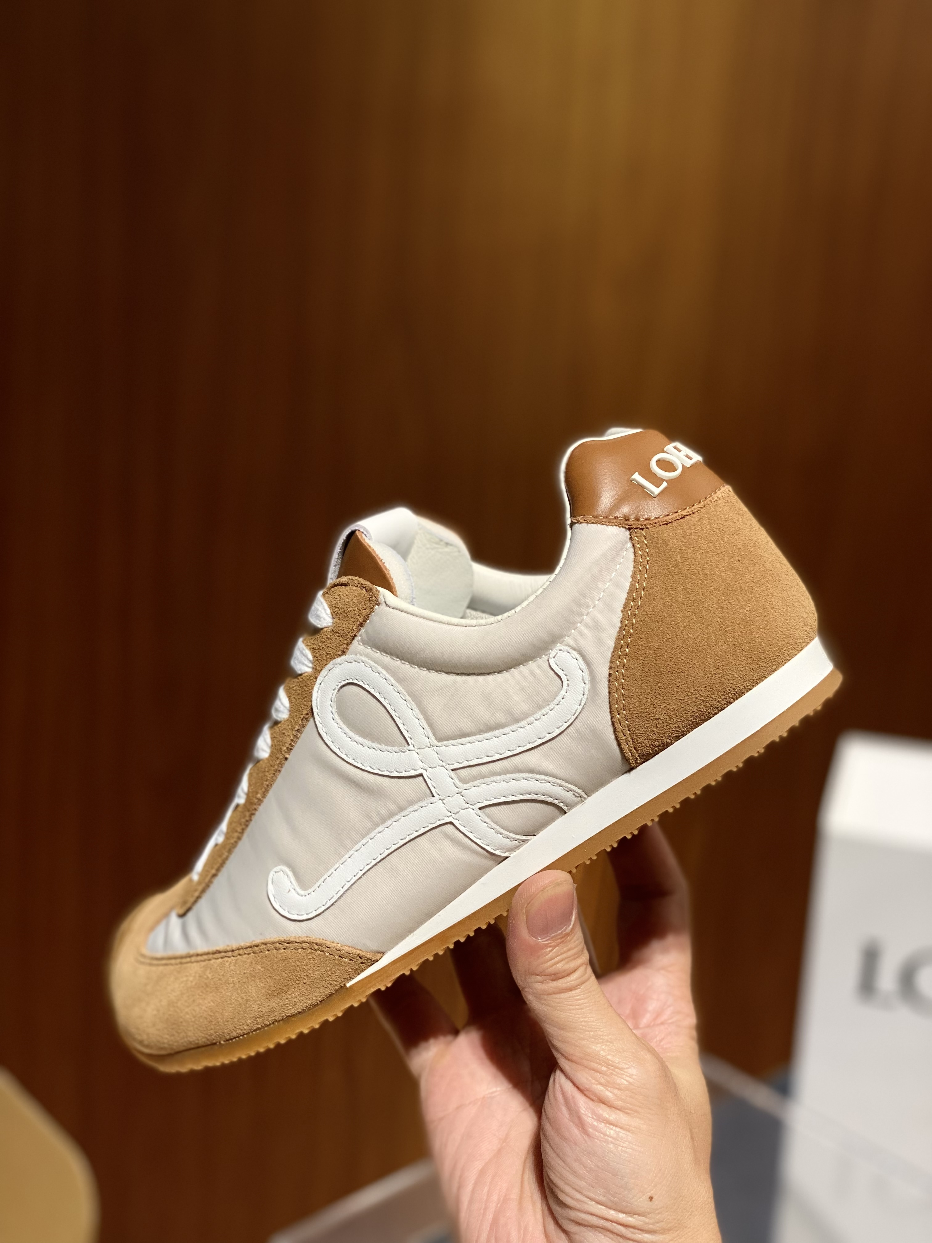 로에베 Loewe x Louis Wain Ballet Runner 2.0 스니커즈