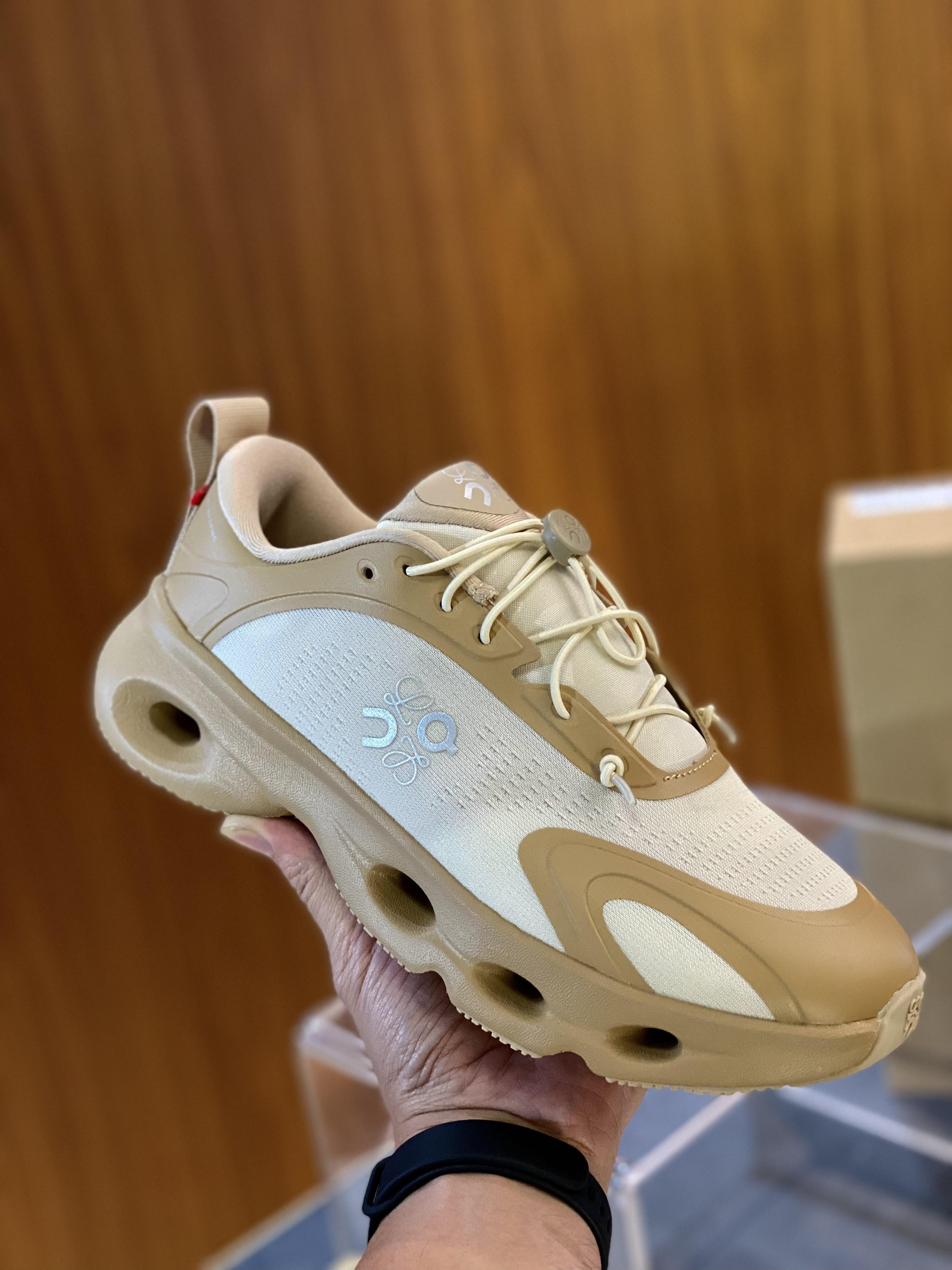 로에베 Loewe x On Cloudsolo 스니커즈