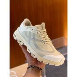 로에베 Loewe x On 7.0 스니커즈