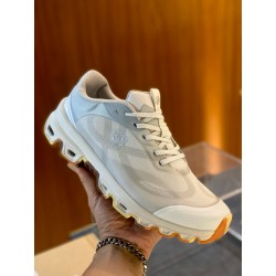 로에베 Loewe x On 7.0 스니커즈