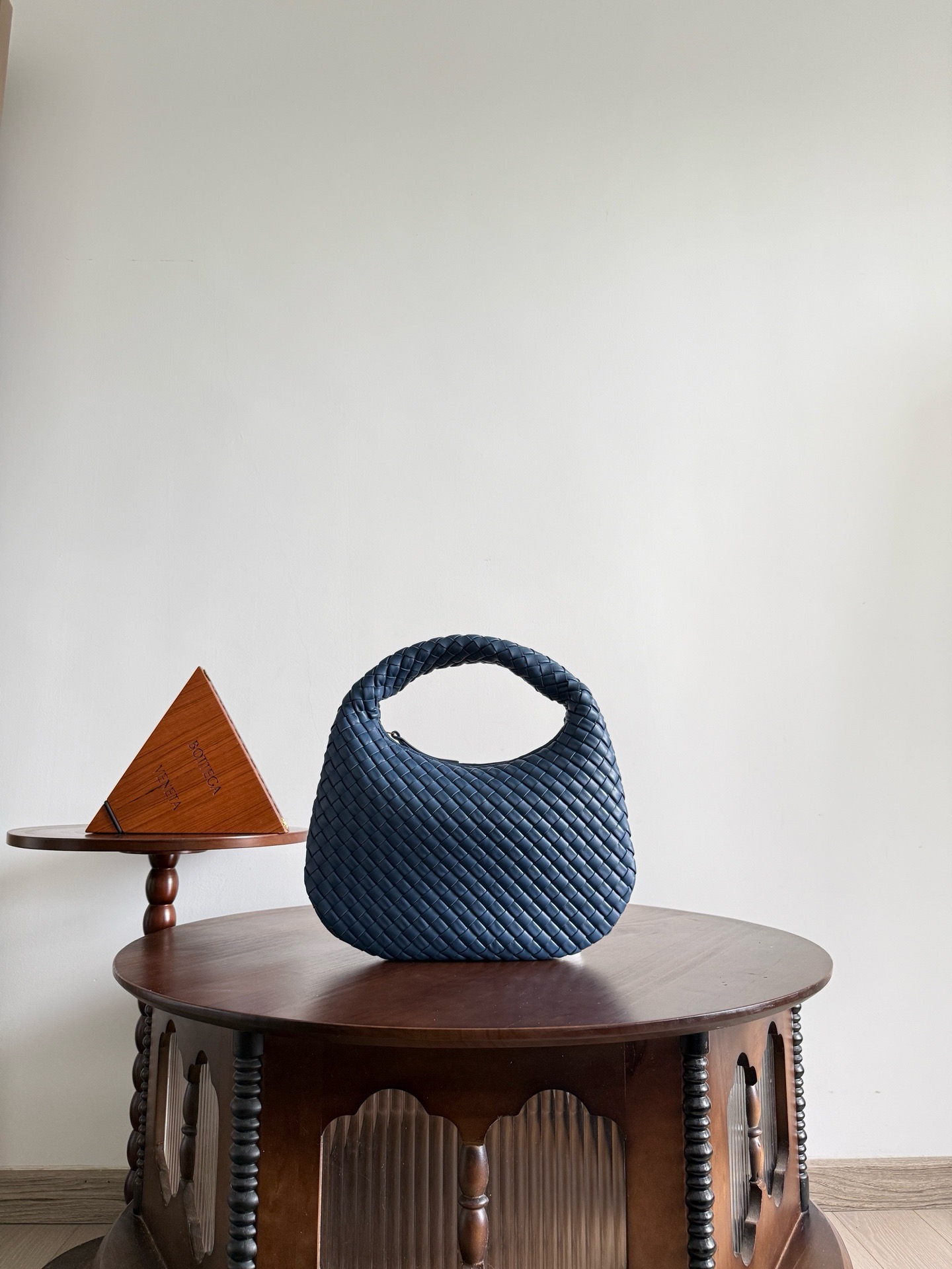 보테가베네타 Bottega Veneta 856736 Veneta 스몰 베네타 35cm