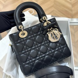 디올 Dior Small Lady Dior Bag Black 20cm