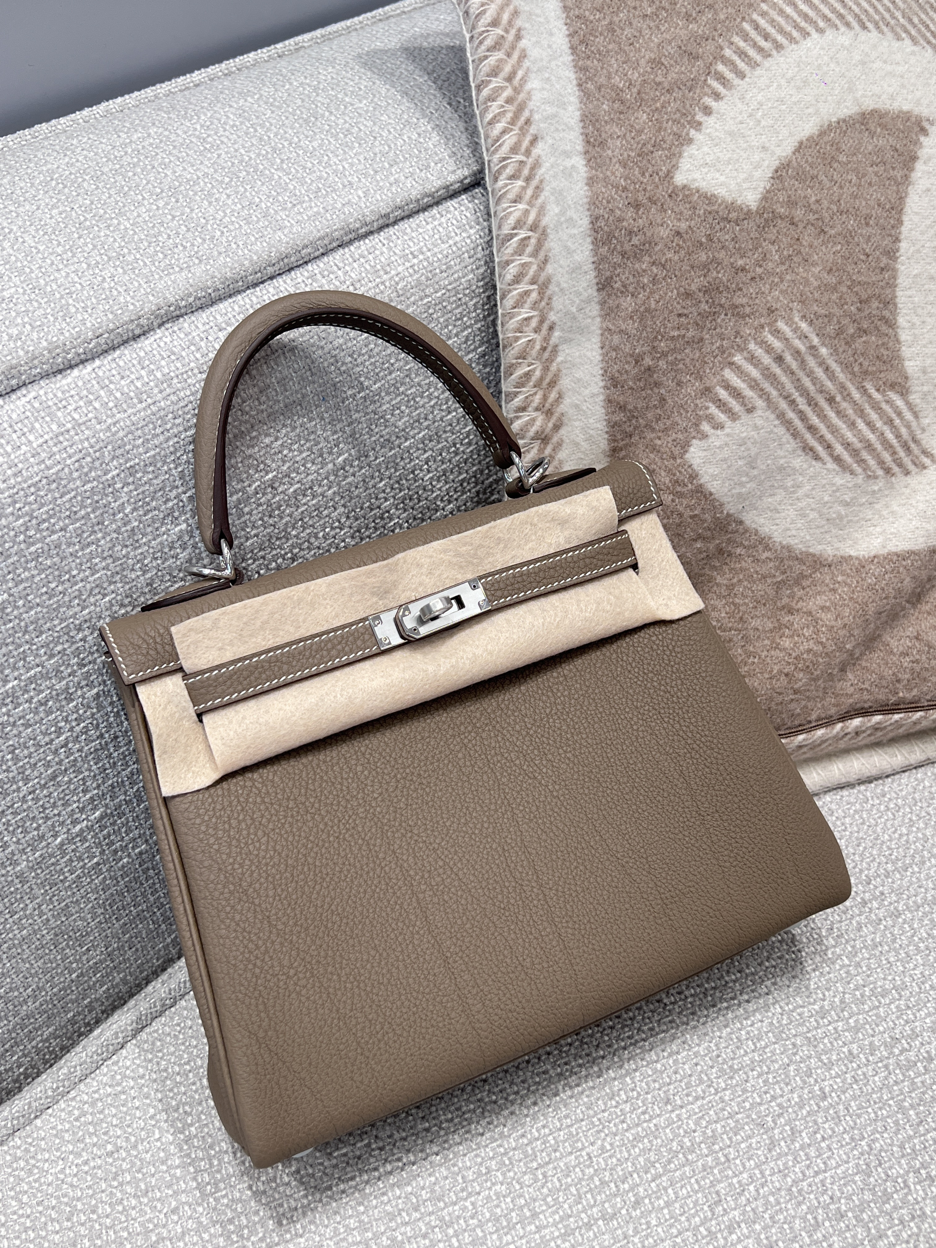 에르메스 Hermes Kelly 25cm Togo Grade 1 18 Etoupe/silver (Fil Au Chinois)