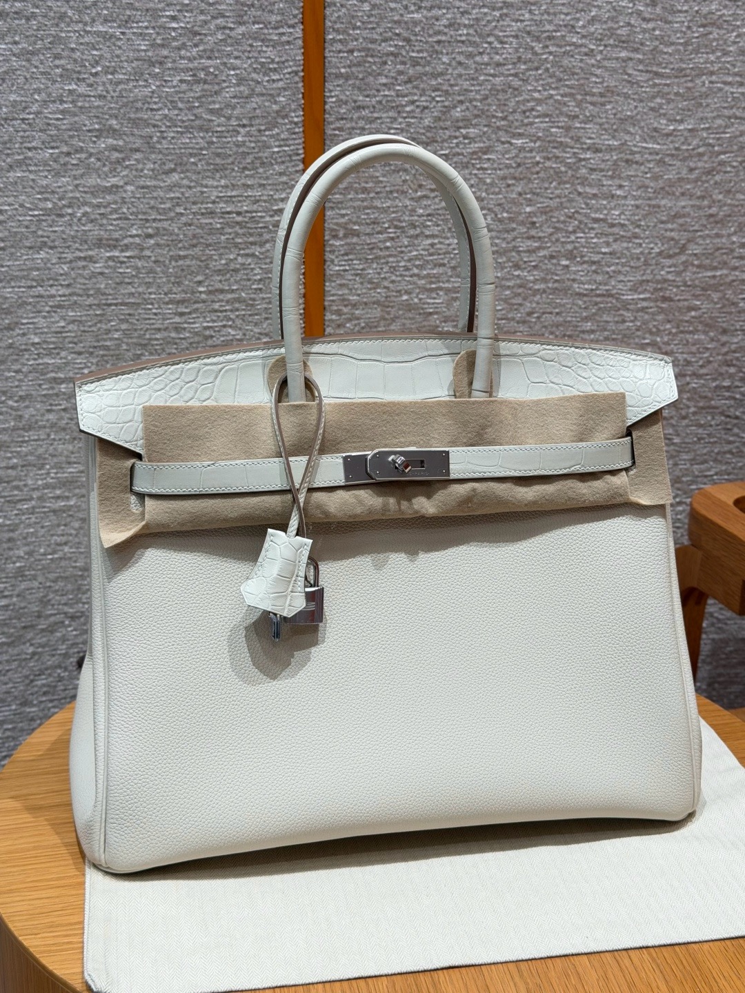 에르메스 Hermes Birkin Touch 35cm Togo and Matte Alligator 10 Craie/silver