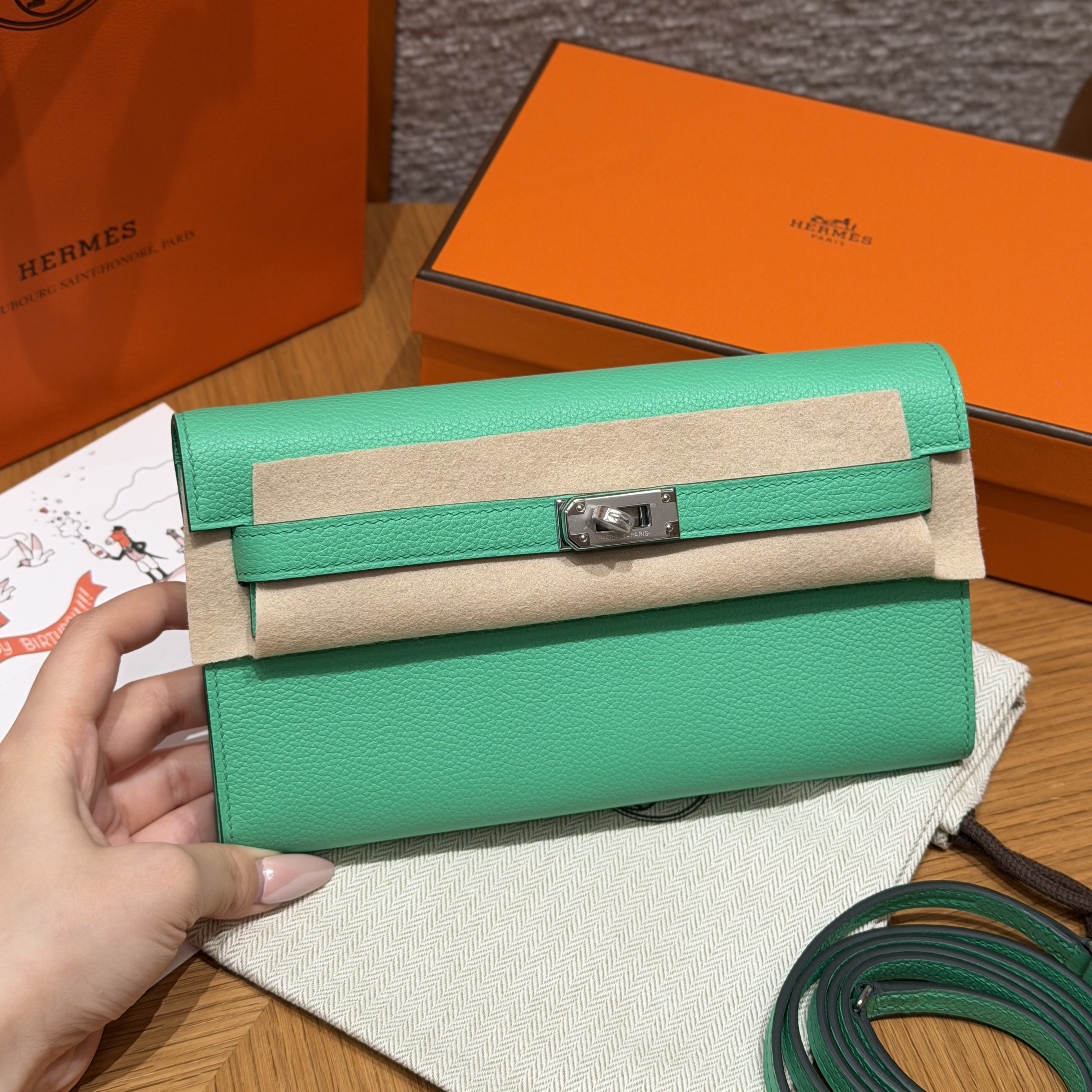 에르메스 Hermes Kelly to go 19cm Evercolor 0Z Vert comics/silver