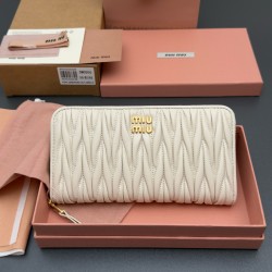 미우 미우 Miu Miu 5MO506 지갑 White 20cm
