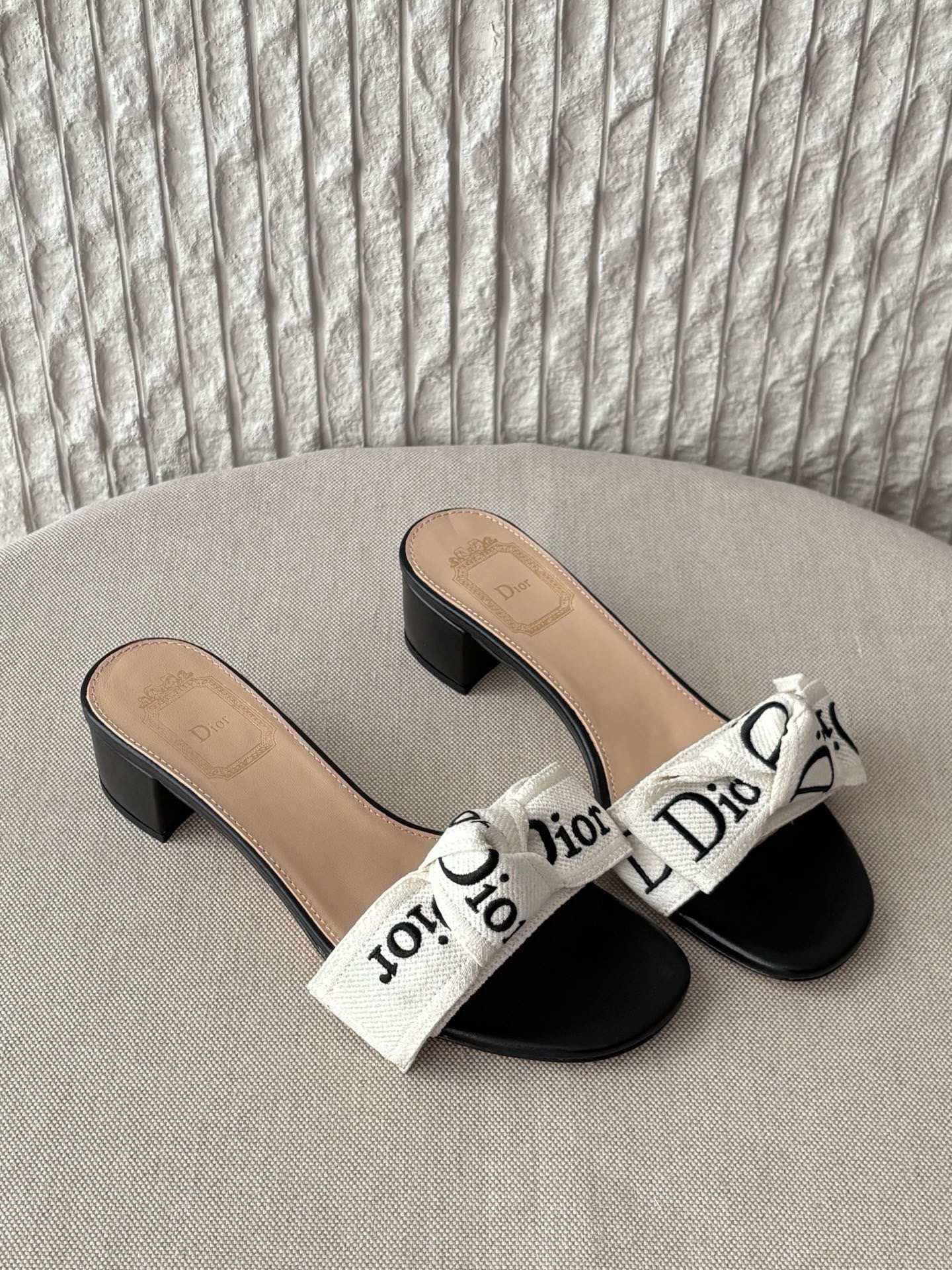 디올 Dior J'Adior 자디올 힐 슬라이드 Black
