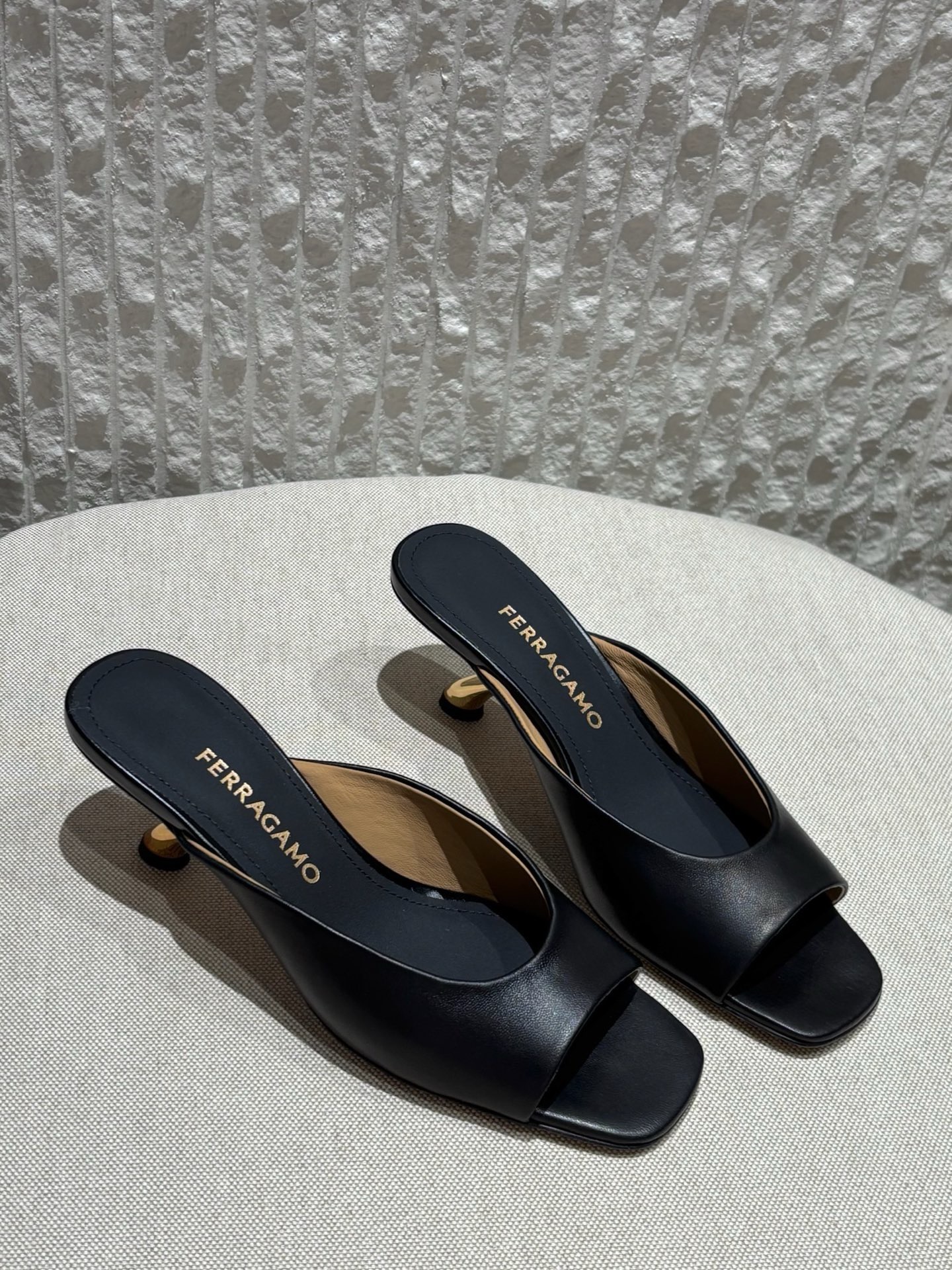 살바토레 페라가모 Salvatore Ferragamo 힐 슬라이드 Black