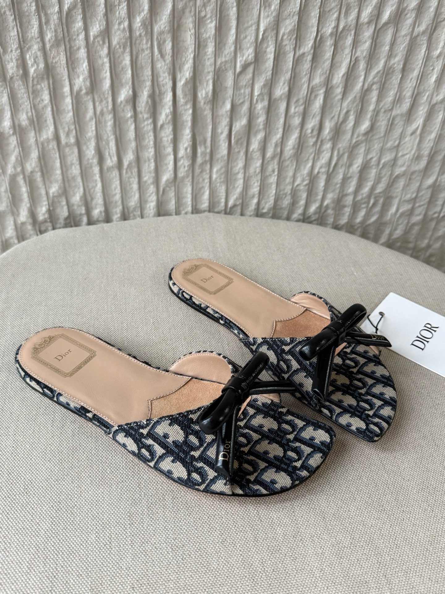디올 Dior Bow 슬라이드