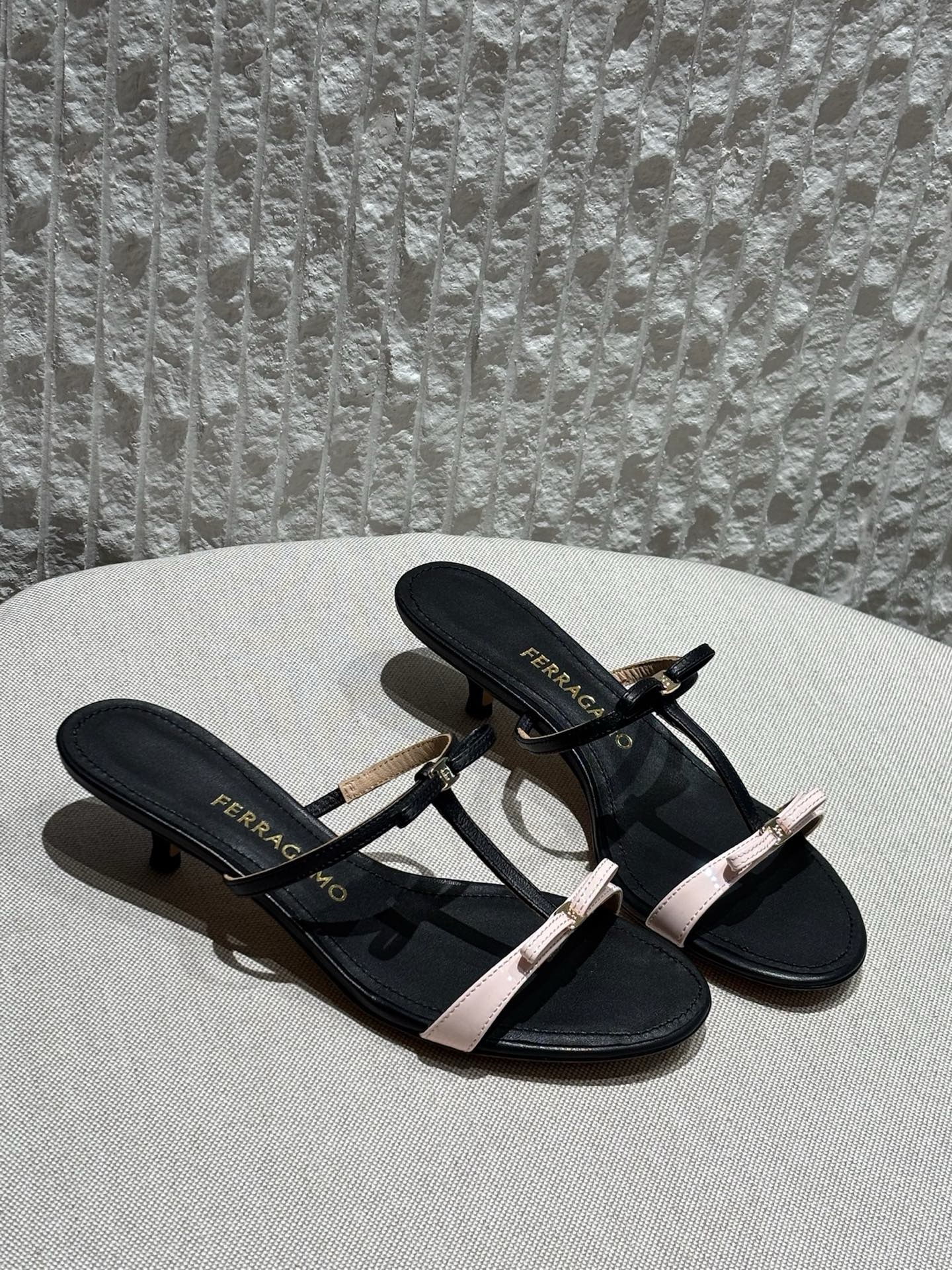 살바토레 페라가모 Salvatore Ferragamo 힐 슬라이드 Black