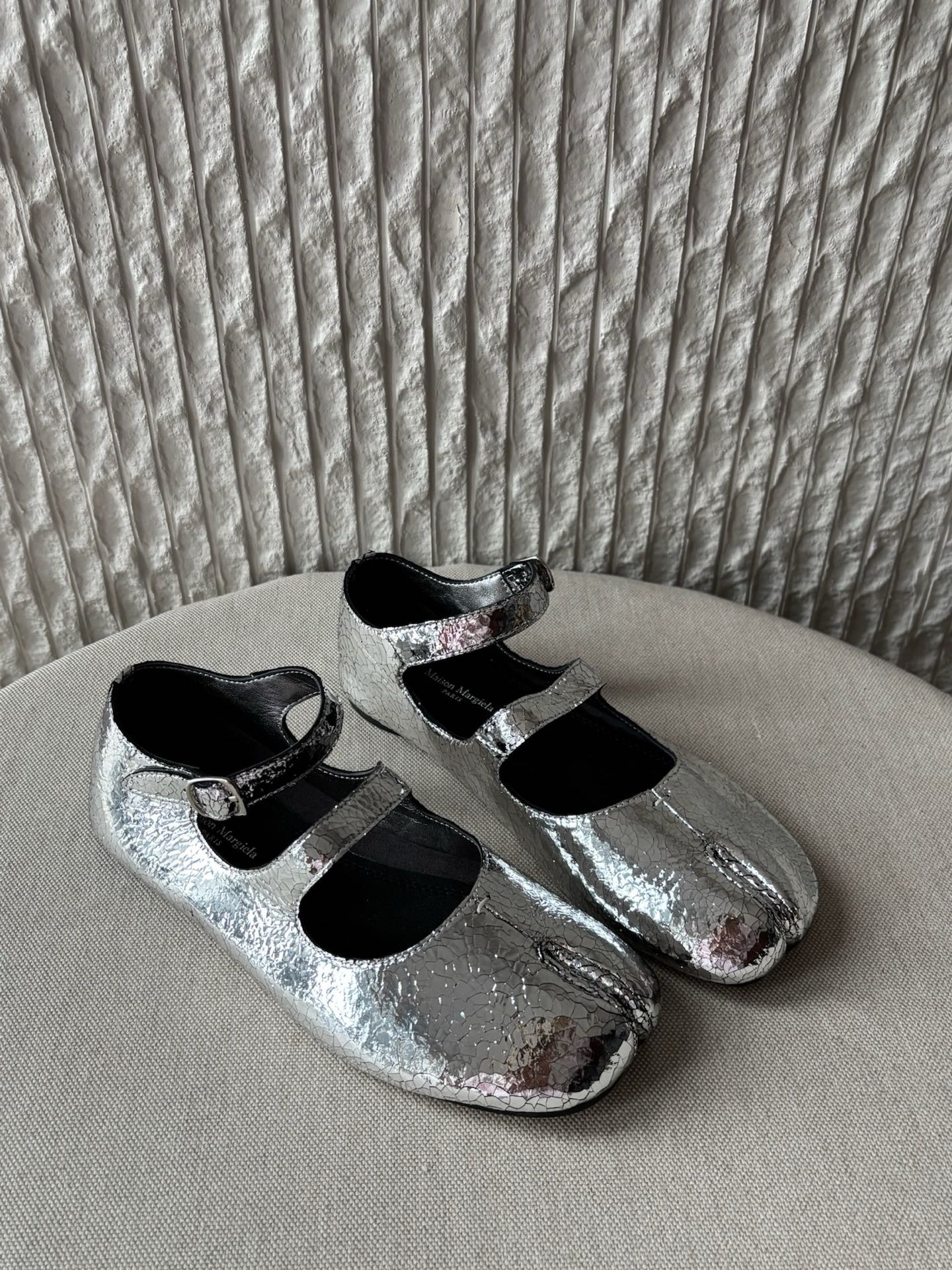 발렌시아가 Maison Margiela 플랫 silver