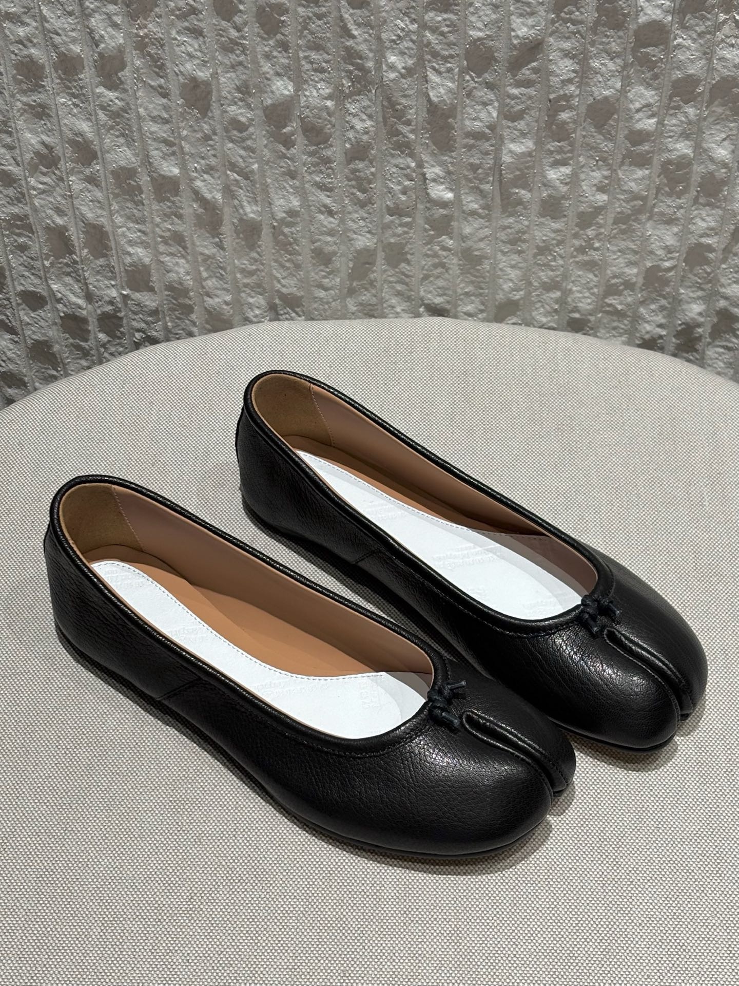 발렌시아가 Maison Margiela Tabi 플랫