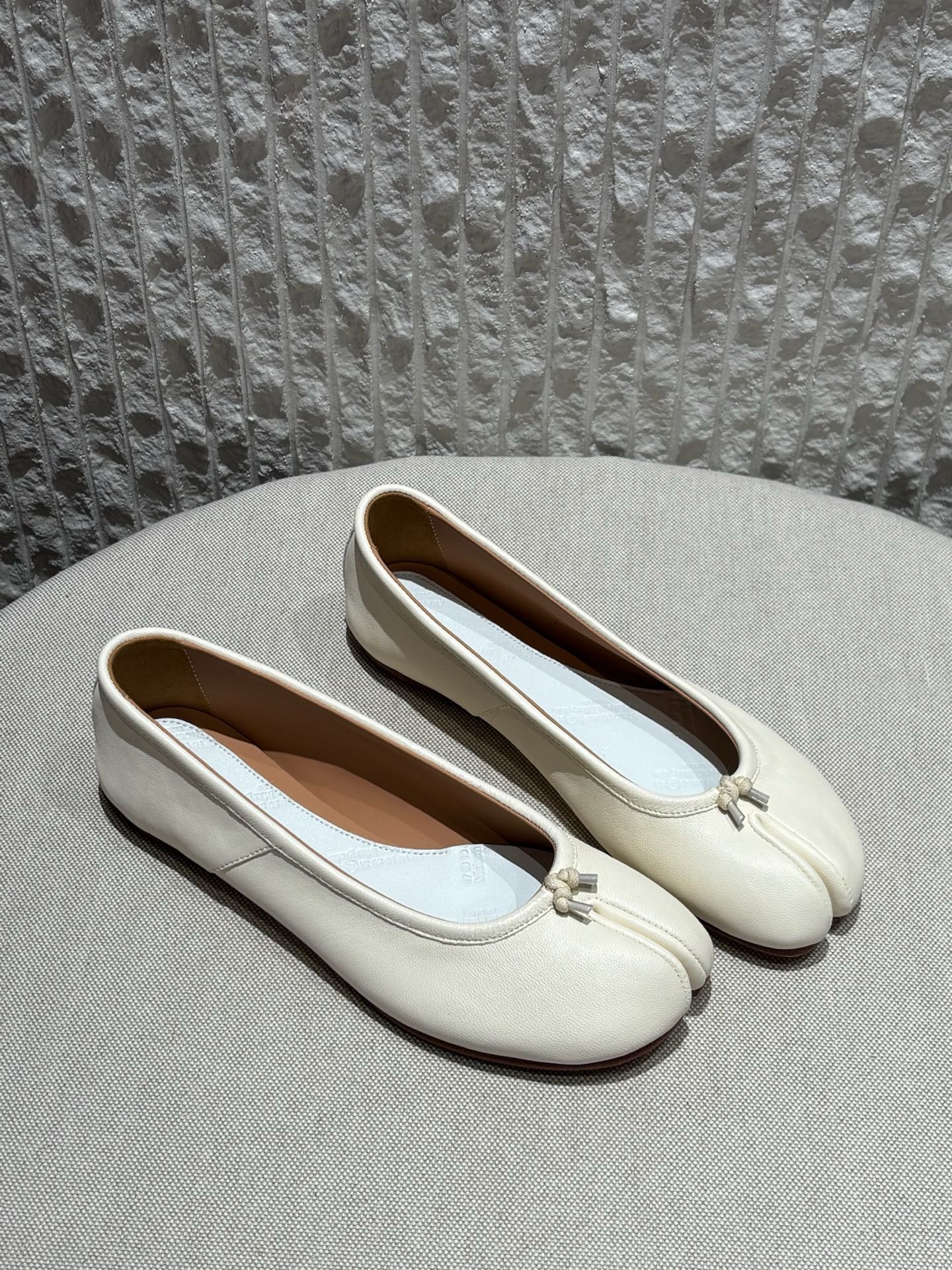 발렌시아가 Maison Margiela Tabi 플랫