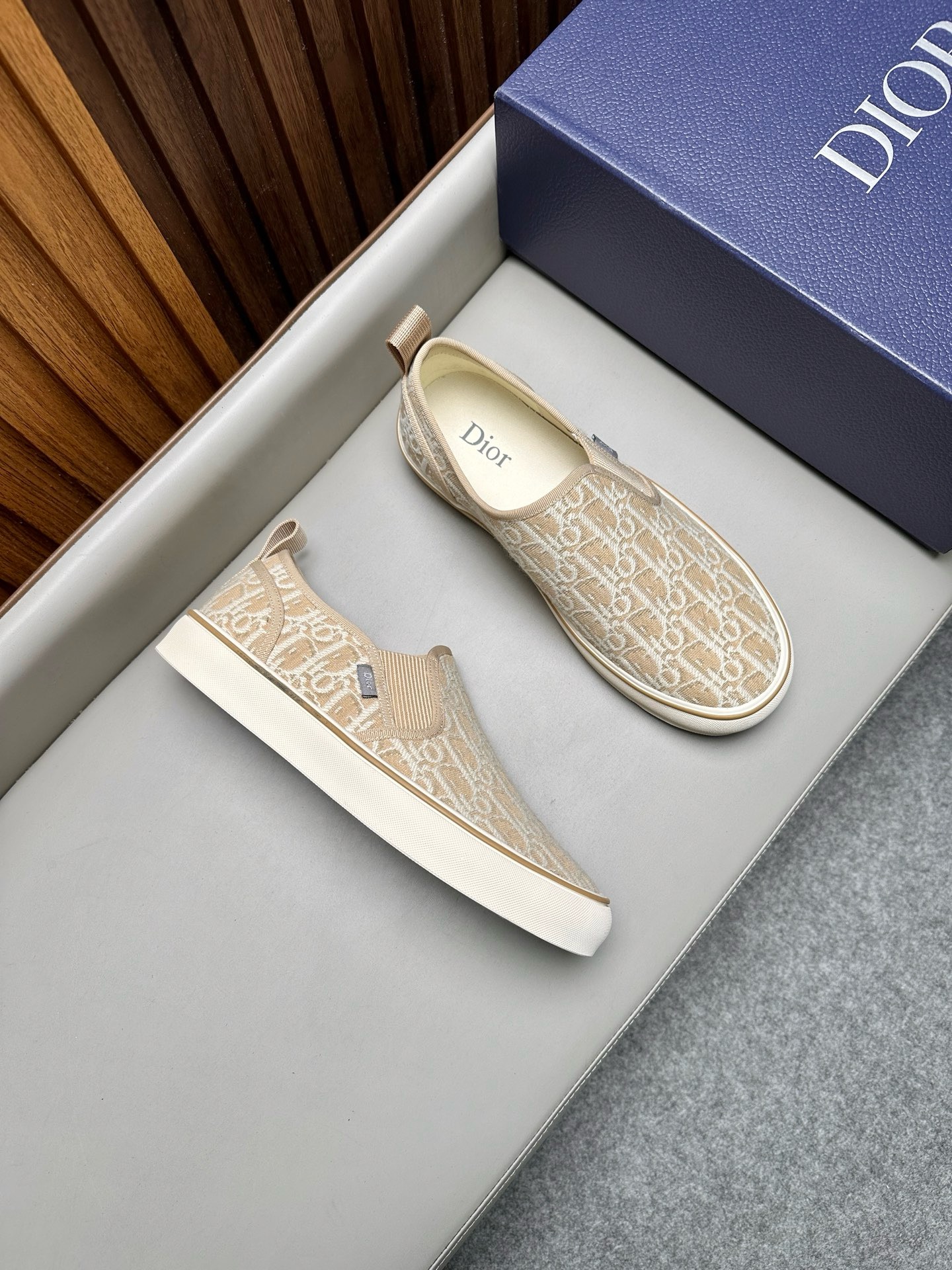 디올 Dior Saltwind 슬립온 스니커즈