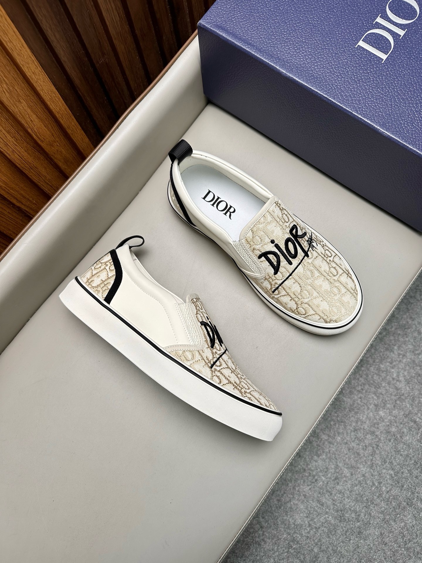 디올 Dior Saltwind 슬립온 스니커즈
