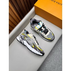 루이비통 TATIC RUNNER  스니커즈