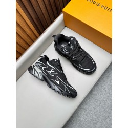 루이비통 TATIC RUNNER  스니커즈